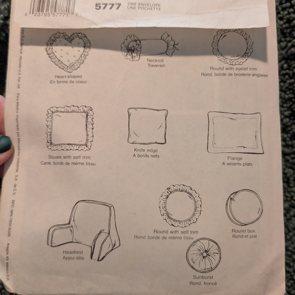 Multiple shapes pillow pattern - Picture 4 of 4